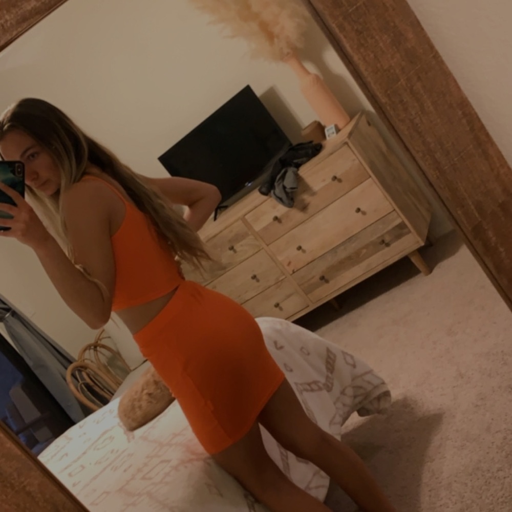 Orange Matching Set - Picture 3 of 3